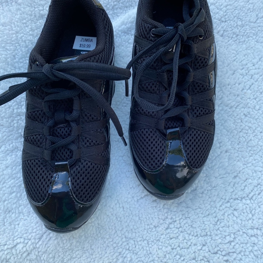 Bloch Woman’s Zumba/Dance Shoes. Size 7.5. Excellent condition